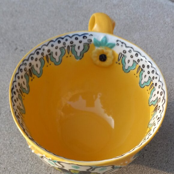 ANTHROPOLOGIE Elka Ayaka Oversized MUG Yellow Floral Twisted Handl Pedes… - Picture 5 of 13